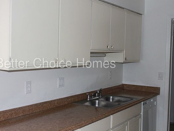 5th image of 2807 E Capri Cir APT 4