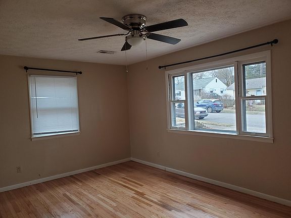 2nd image of 712 Maryland Ave
