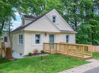 85 Upper Greenwood, Hewitt, NJ 07421