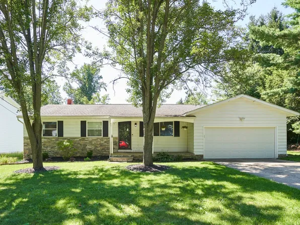 432 Mackinaw Ave, Bath Twp, OH 44333