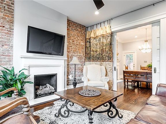 3rd image of 2019 Park Ave
