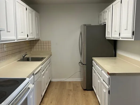 90 Kane Street #C1, West Hartford, CT 06119