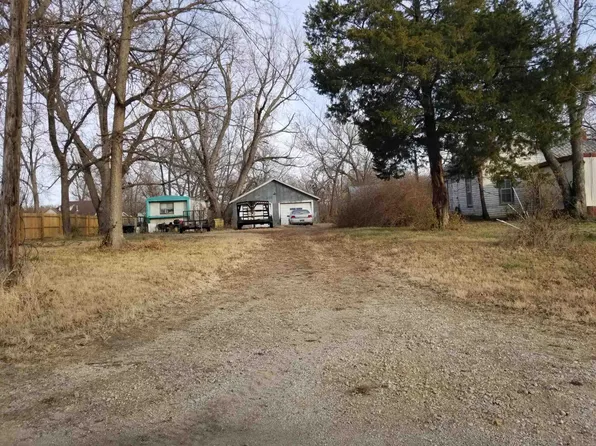 504 S State St, Eureka, KS 67045