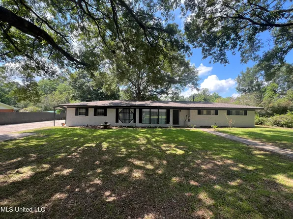 101 Edwards St, Petal, MS 39465