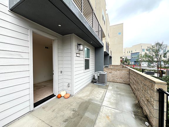 2nd image of 1645 W Lincoln Ave #101