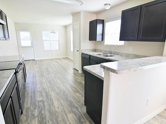 3rd image of 4024 Winter Springs Dr