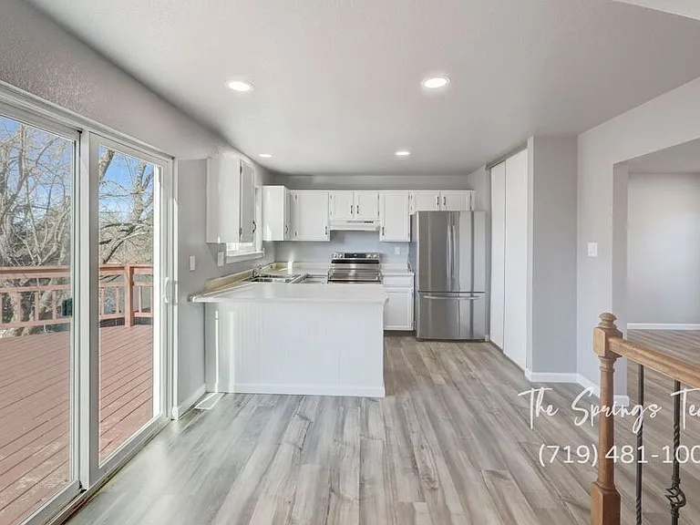 6460 Bugle Dr — Photo 12