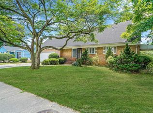 345 W Seaman Ave, Freeport, NY 11520