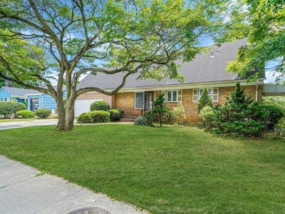 345 W Seaman Avenue, Freeport, NY, 11520