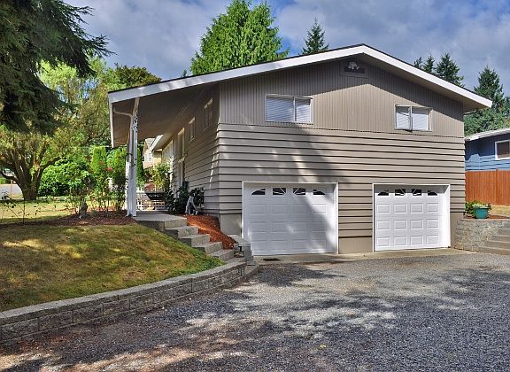 2nd image of 3204 NE 190th St