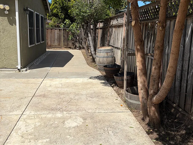 1135 Bennett Ct — Photo 20