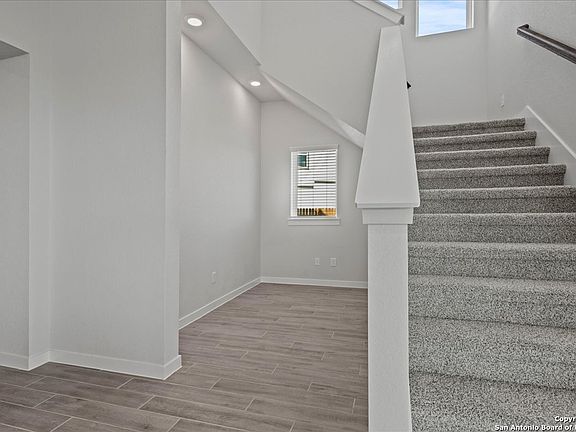 5th image of 206 Scarlet Oak Creek