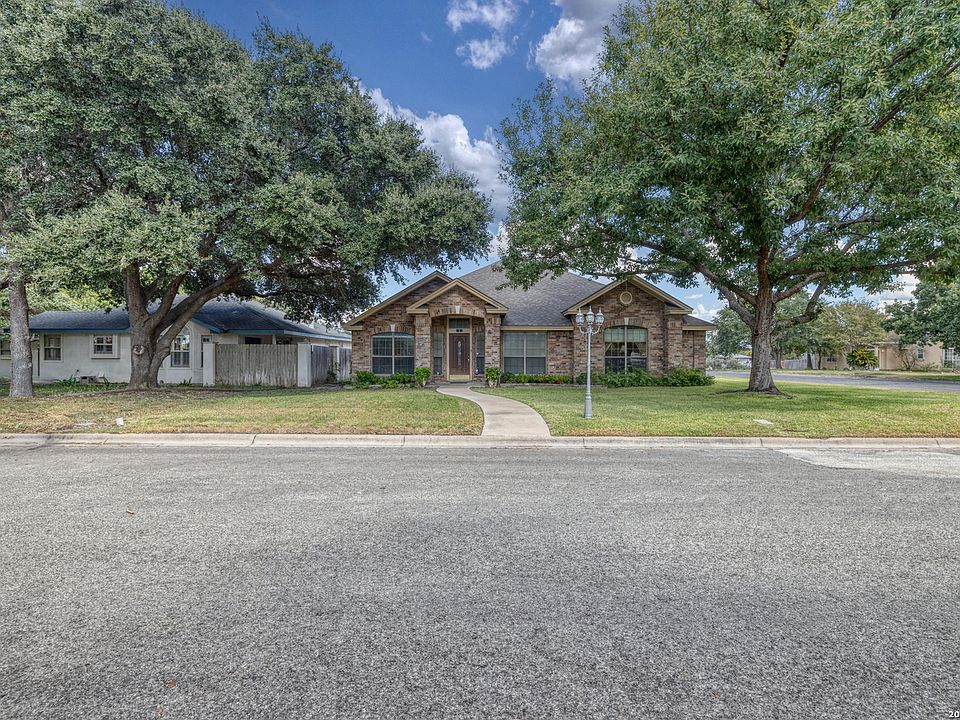 1st image of 1 CYPRESS CIR