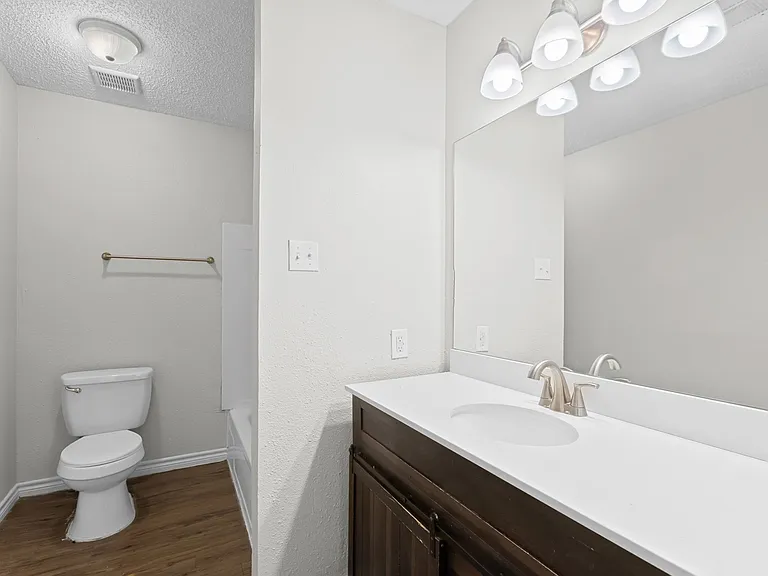 429 Johnson St #4 — Photo 11