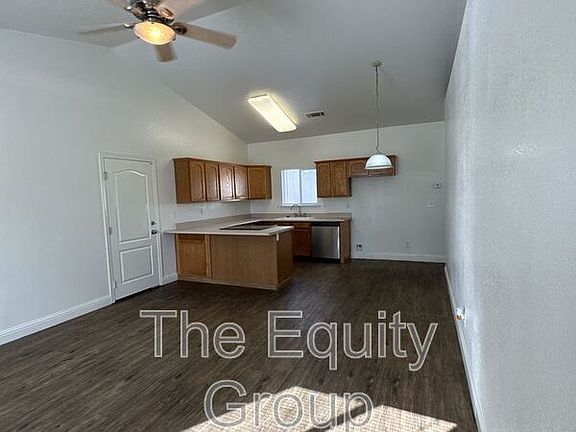 4th image of 2333 W Sunnyside Ave
