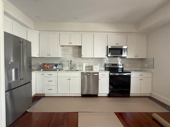 100 Dartmouth St #1, Medford, MA 02155