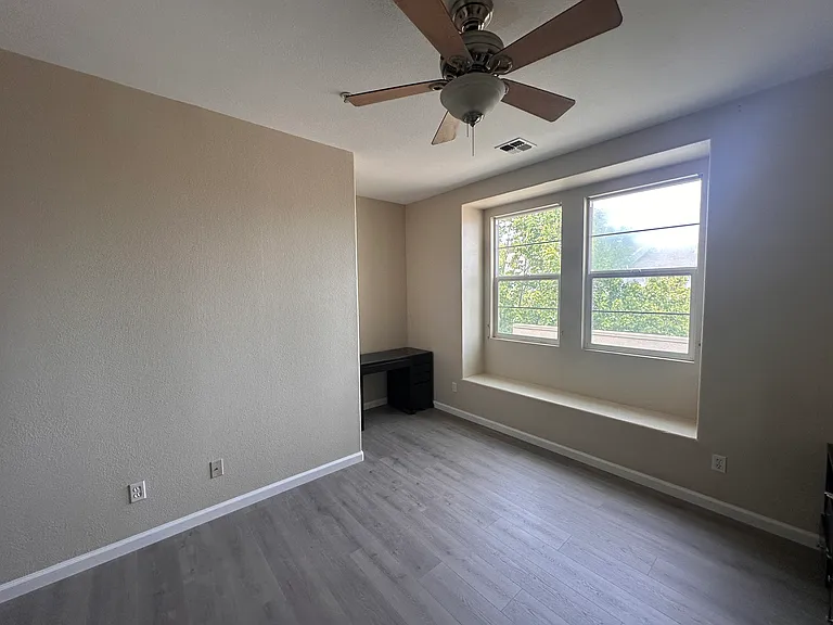 1420 Nevin Plz — Photo 18