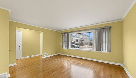 4th image of 329 Sherman Ave