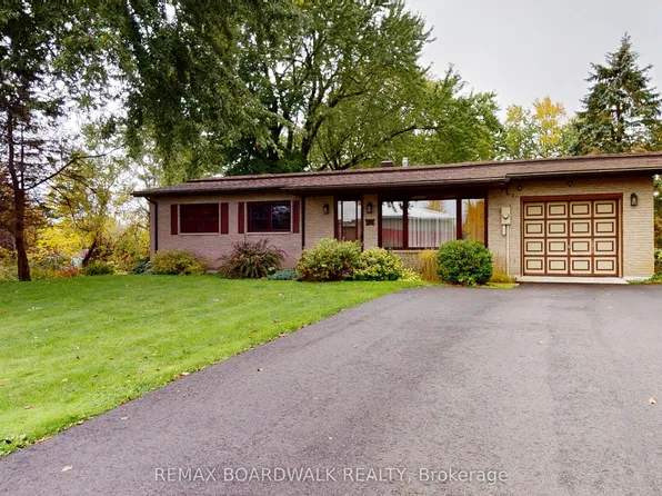 24 Church St, Augusta, ON K6V 5T1