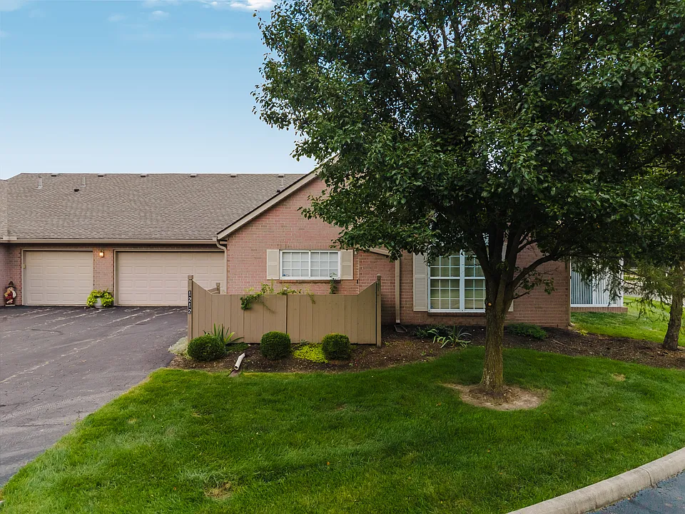 1212 Amberlea Dr W