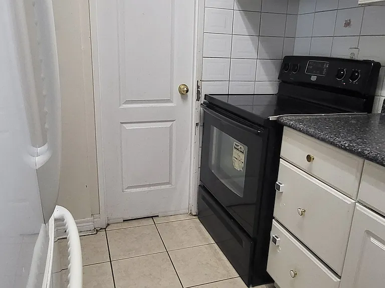 10 Stonehill Ct #107 — Photo 10