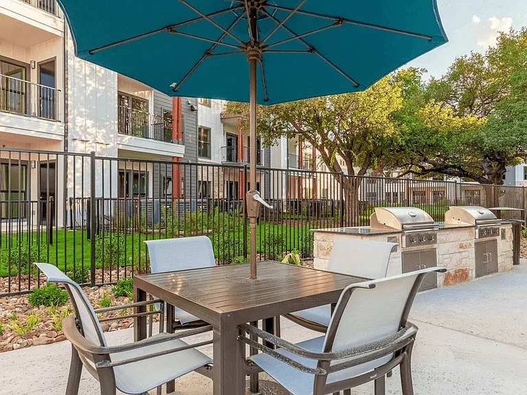 East Vue Ranch Apartments — Photo 14