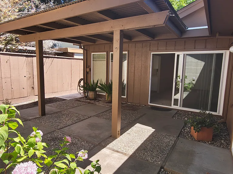 613 Edgebrook Ct — Photo 31