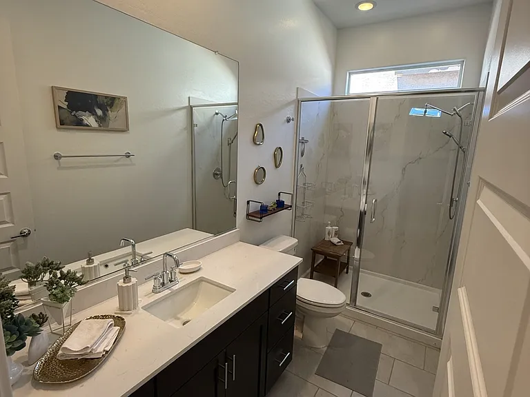 3178 W Peak View Rd — Photo 4