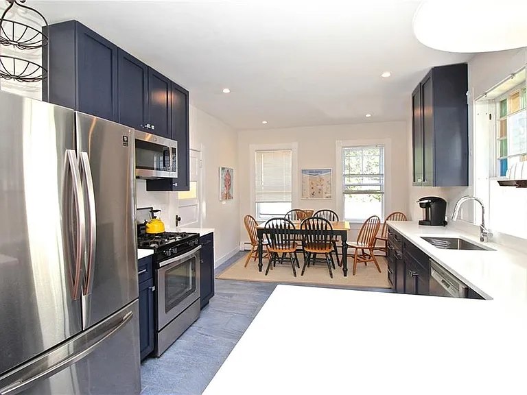 700 Thames St — Photo 16