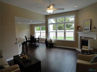 5902 Pine Tree Pl, Sylvania, OH 43560
