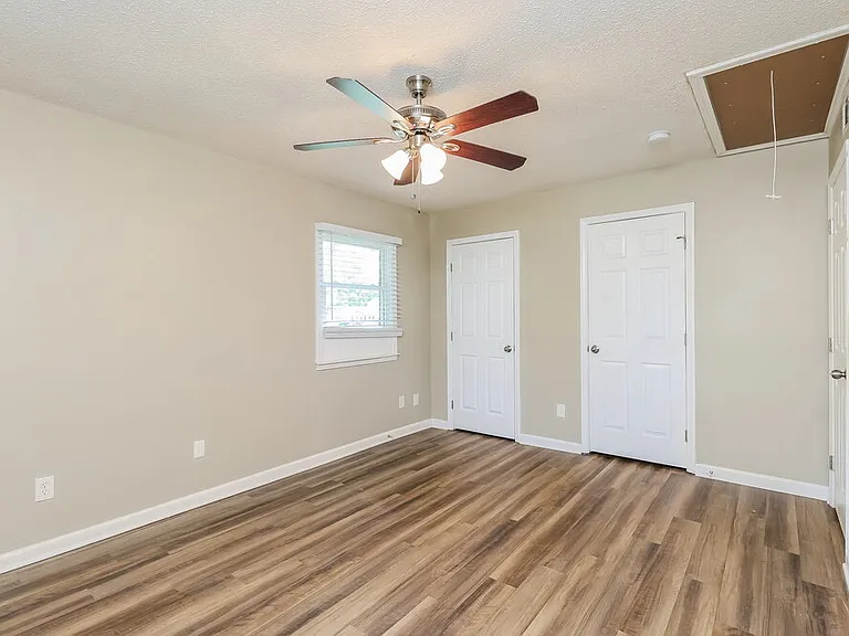 2010 Longdale Dr — Photo 10