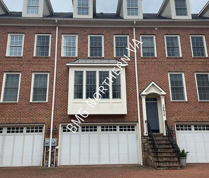 10679 Yorktown Ct — Photo 3