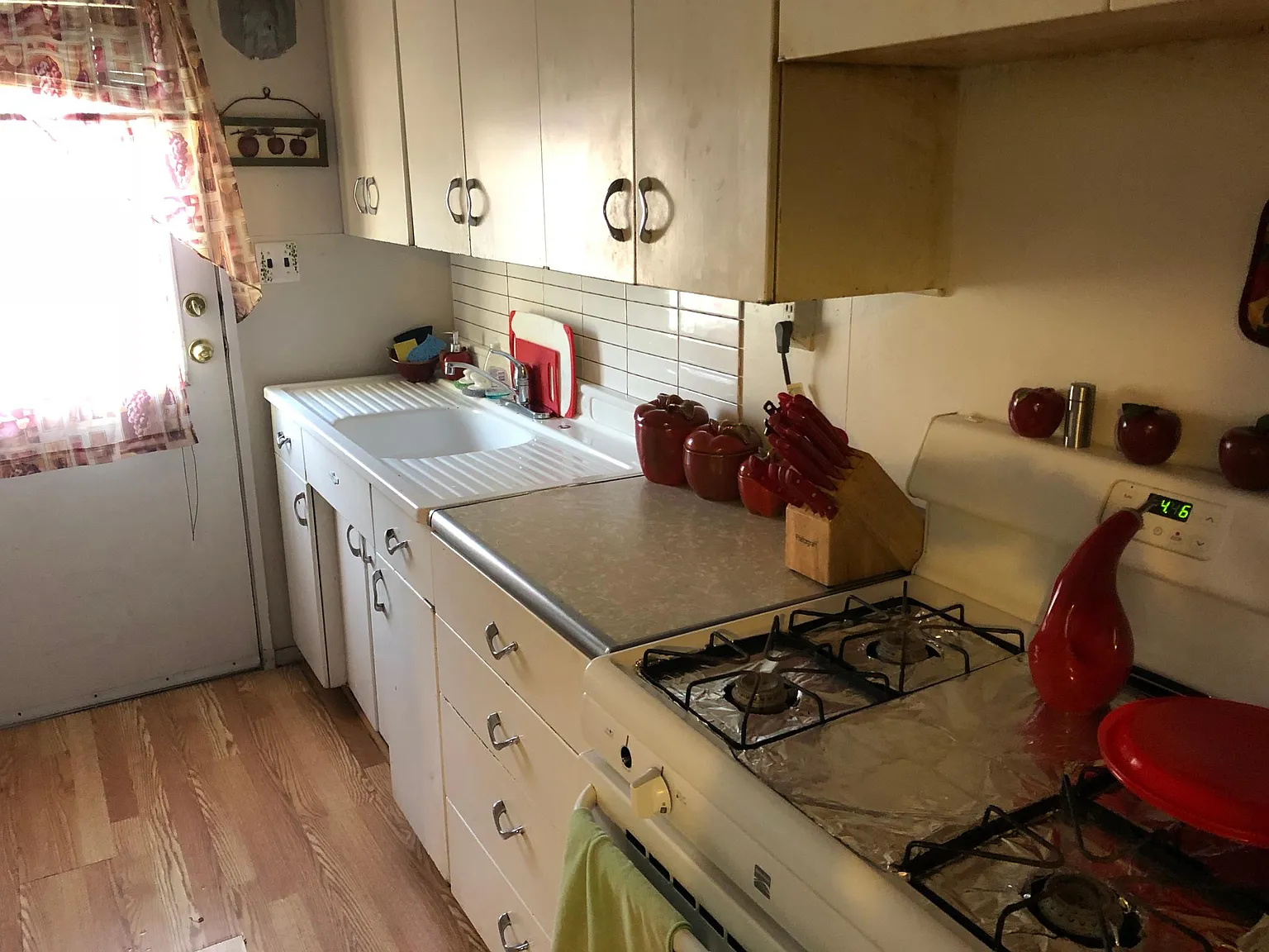3 bed, 944 sqft, $795 — Photo 2