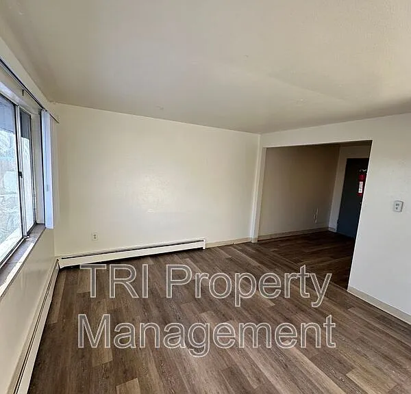 2019 4th Ave #6 — Photo 2