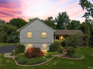 6980 Sandalwood Dr, Bloomfield Hills, MI