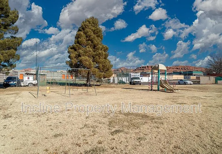 781 N Valley View Dr #16 — Photo 48