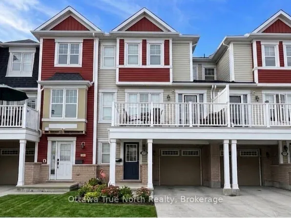305 Menorca Dr, Ottawa, ON K2S 0M1