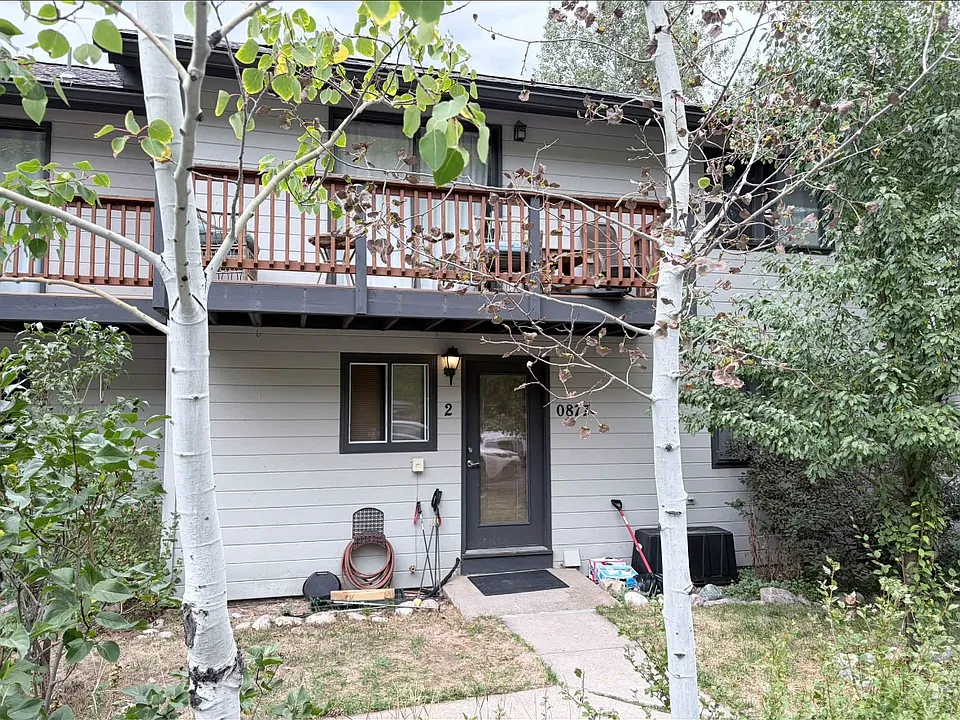 877 Deer Blvd #2