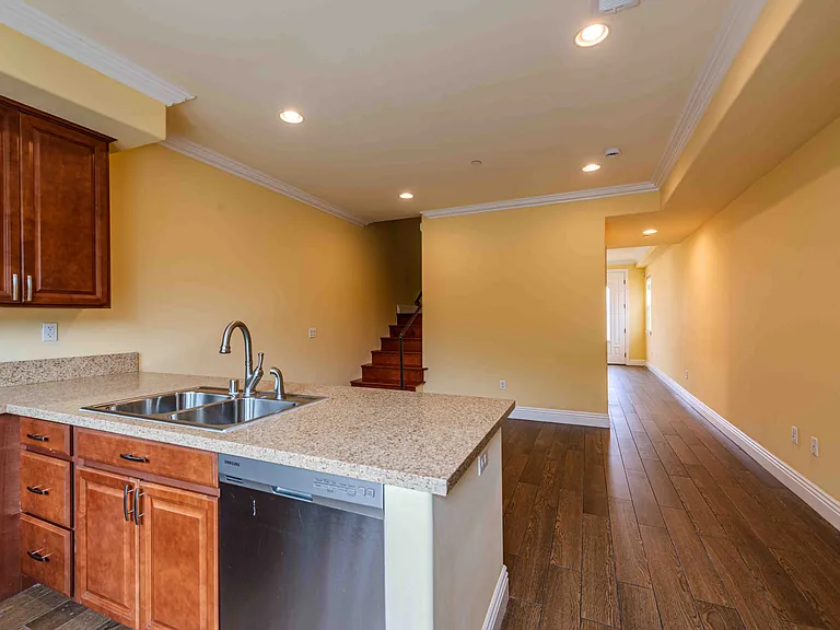 2460 Newport Blvd #G — Photo 4