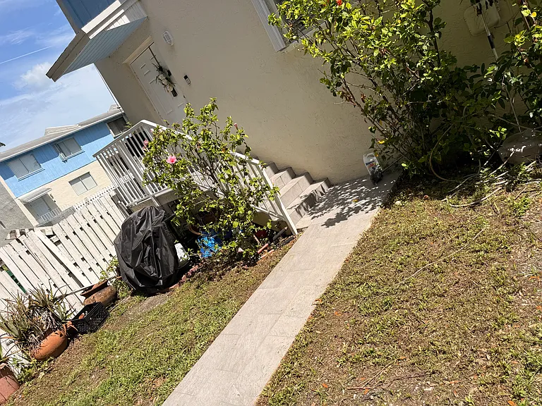 22201 SW 103rd Ave — Photo 3