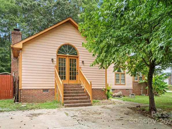 6500 Peacehaven Dr, Charlotte, NC 28214