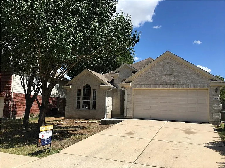 1105 Glendalough Dr — Photo 1