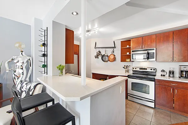 Sold by Tabak Real Estate | media 6