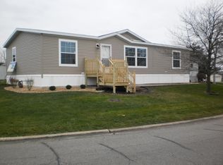 4 Pheasant Cir, Beecher, IL 60401