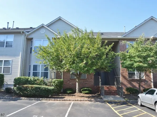 25 Katie Ct, East Hanover Twp., NJ 07936
