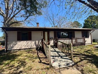 711 Sparrow Rd, Chesapeake, VA, 23325