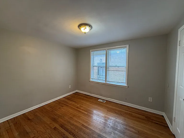 10306 S Corliss Ave — Photo 15