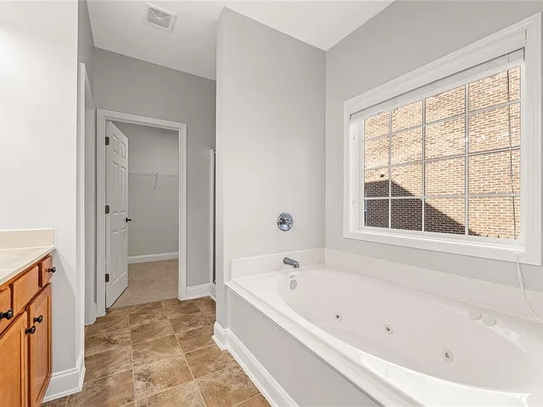 3329 Rosecliff Trce — Photo 33