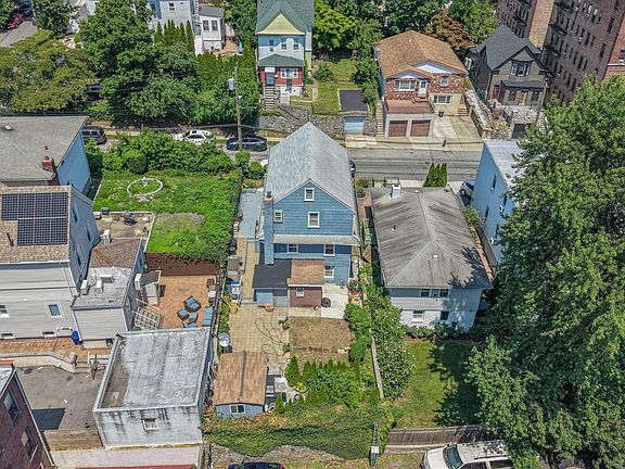 3rd image of 18 Edgewood Avenue