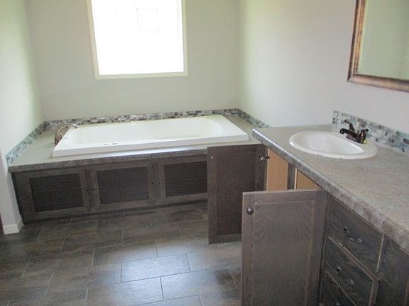 4th image of 32 Bevins St